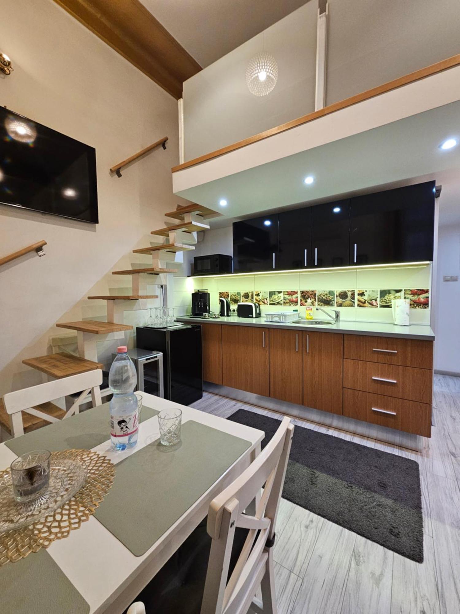 Walkway Apartment Deluxe Budapest Eksteriør bilde